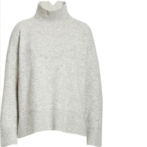 Club Monaco Oversize Turtleneck Sweater In Light Grey - Picture 2 of 9